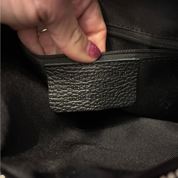 Black Leather Backpack/crossbody - Picture 6 of 6